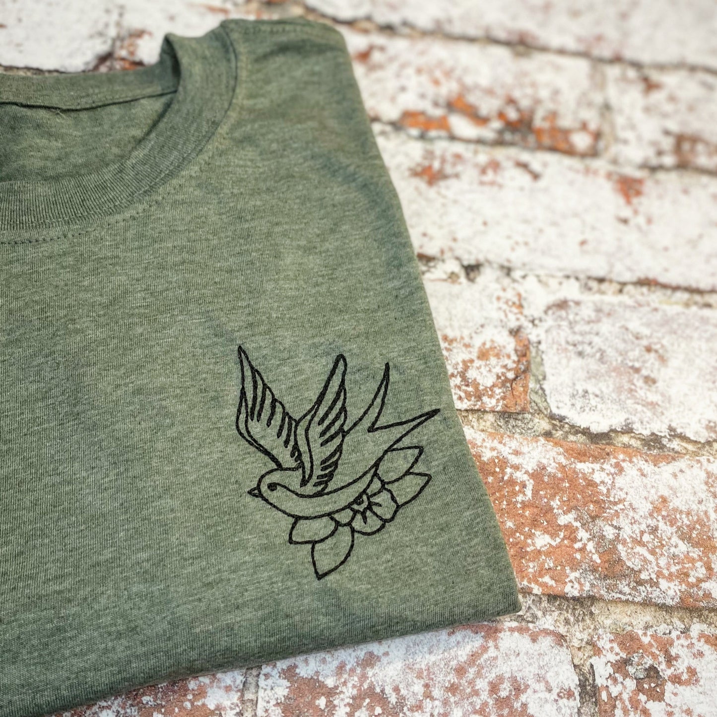 Retro Swallow embroidered tee